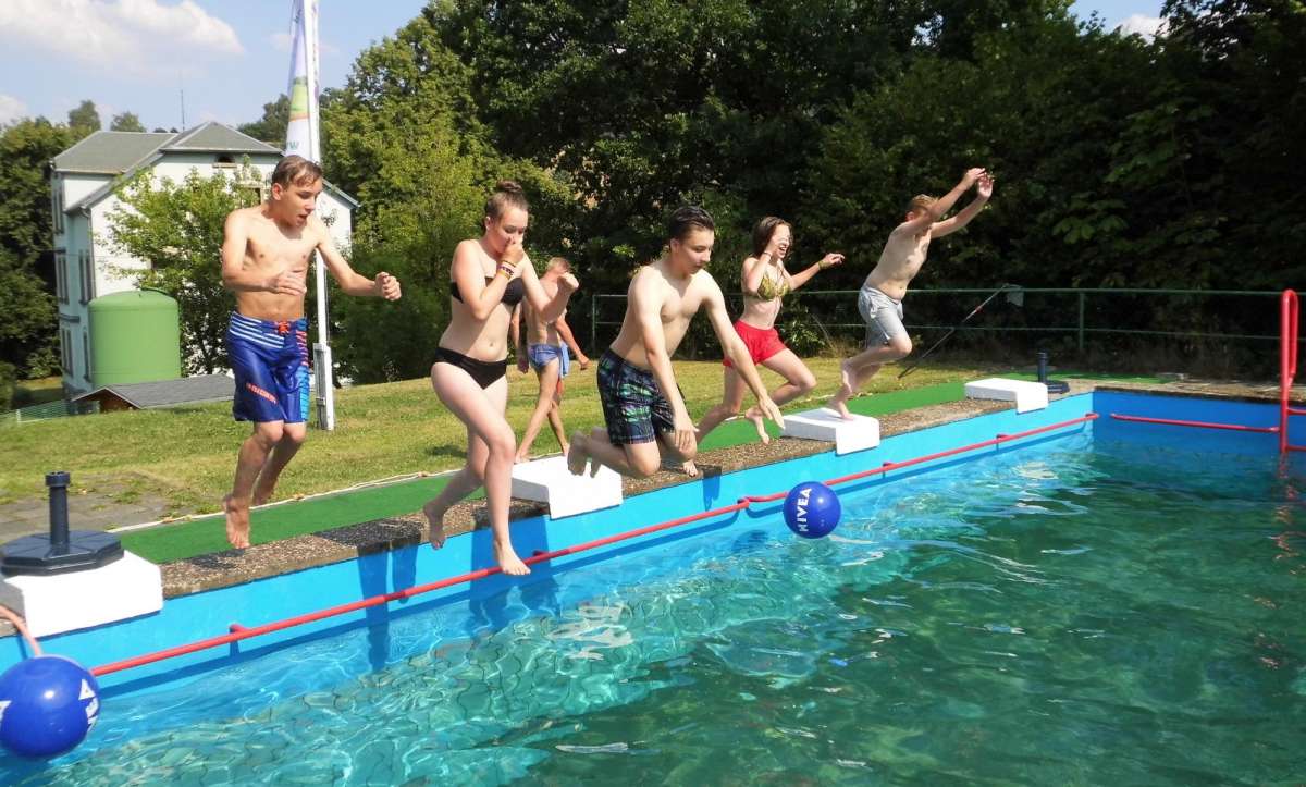 Sommer-Abenteuercamp (Feriencamp) Sommer-Abenteuercamp (Feriencamp)