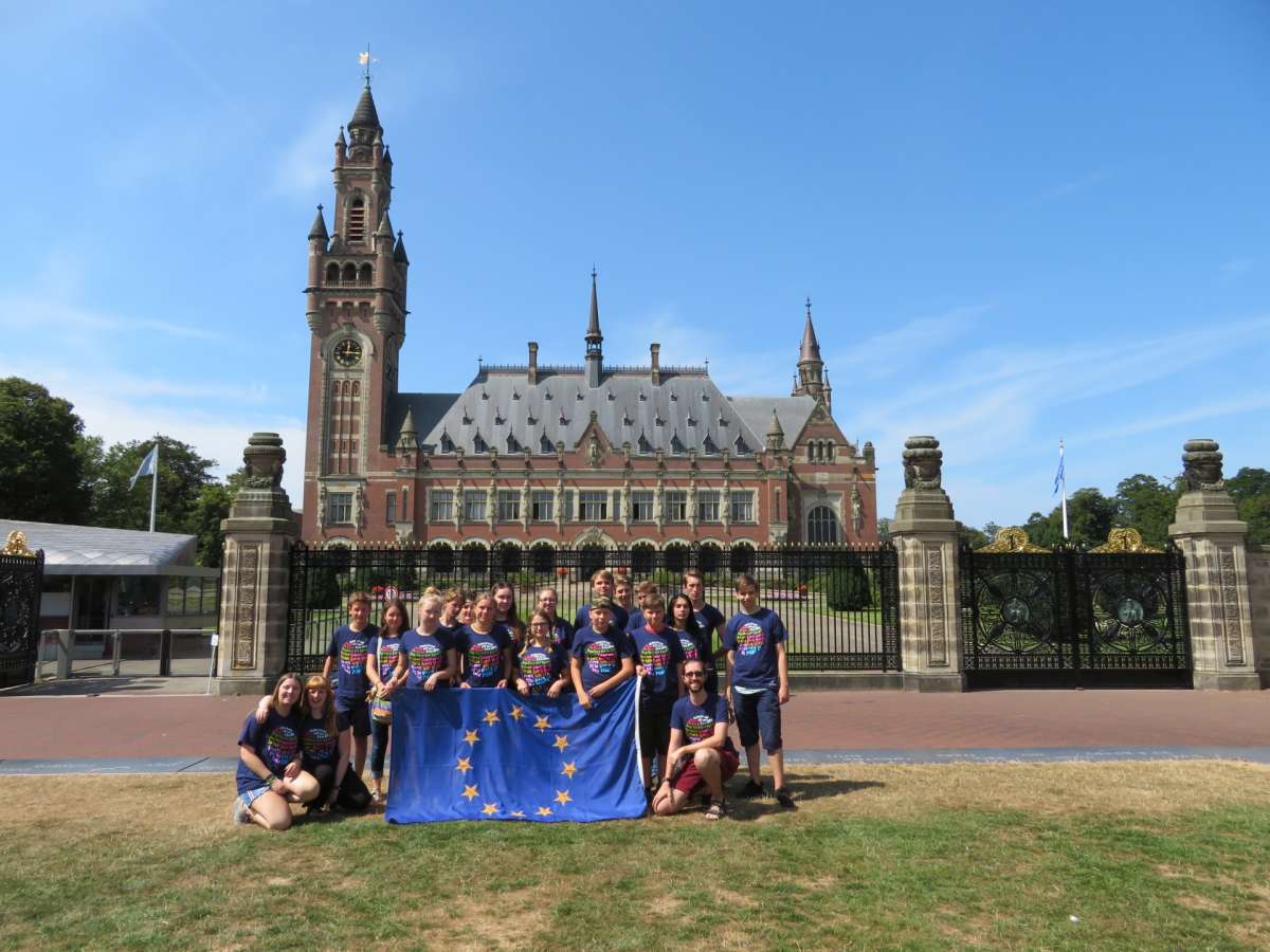 Herinnering in Nederland - Remembrance in the Netherlands Herinnering in Nederland - Remembrance in the Netherlands